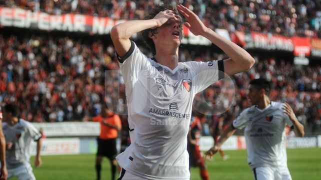 Patronato sorprendió a Colón en el arranque del partido y ganó en Santa Fe