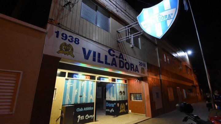 Suspendieron por 15 días los bailes en el club Villa Dora de barrio Sargento Cabral. 
