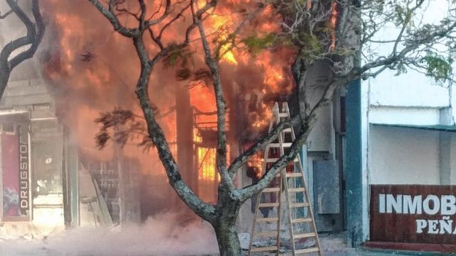 Video: impresionante incendio en Federación