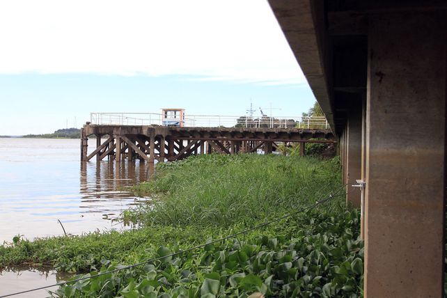 El Paraná sigue bajando y 11 familias volvieron a sus hogares