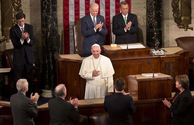 El Papa Francisco inicia su histórica alocución en el Capitolio. (Foto:AP)