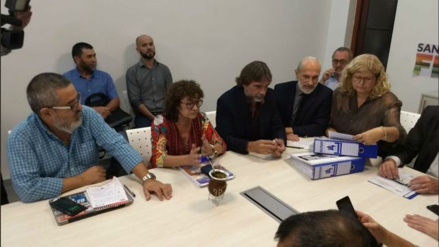 La provincia reconoció que se disparó la inflación y reformuló la propuesta a los docentes