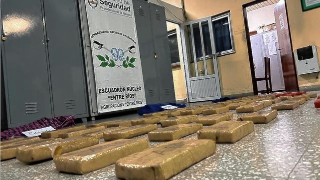 Narcotráfico: intentaban huir en un taxi con más de 69 kilos de marihuana