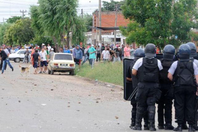 Tres heridos y 25 detenidos en un intento de saqueo en Villa Gobernador Gálvez