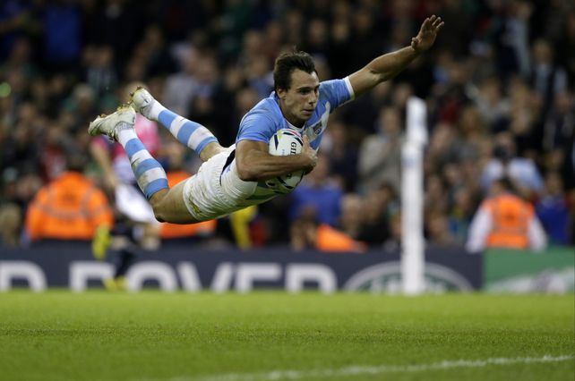 Una postal. Estadio Millenium de Cardiff, ante Irlanda, Juan José Imhoff culmina la jugada con una palomita que pasó a la eternidad.