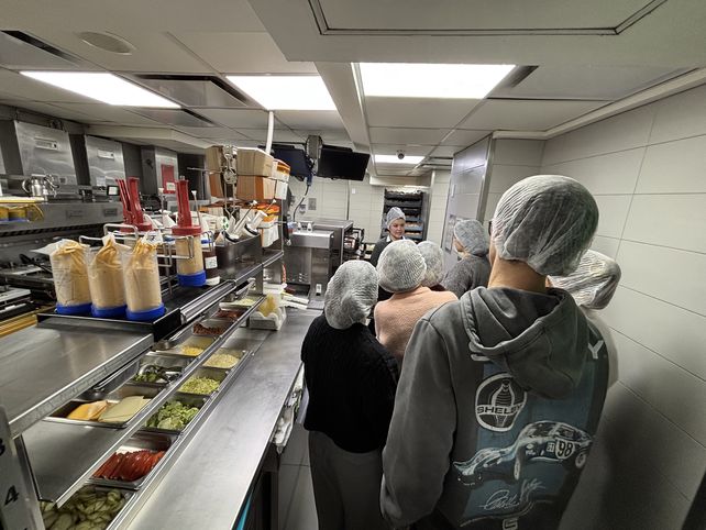 McDonalds refuerza su compromiso hacia la transparencia con su programa Puertas Abiertas