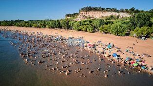 En la costa del río Paraná se prolonga la temporada de verano