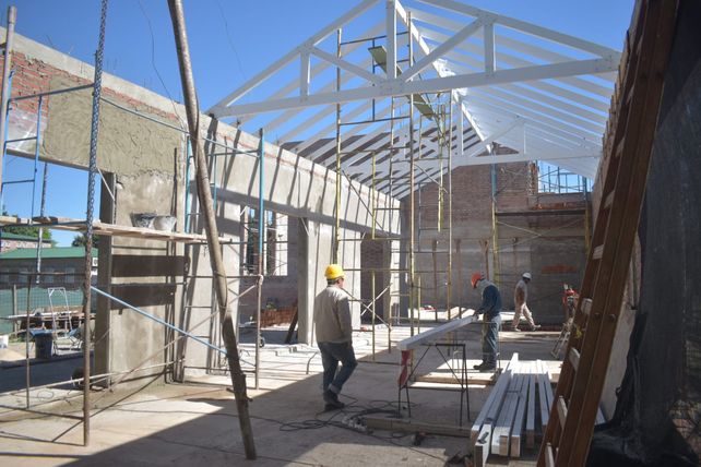 Se construye en Puerto San Martín un moderno edificio que se sumará al patrimonio municipal