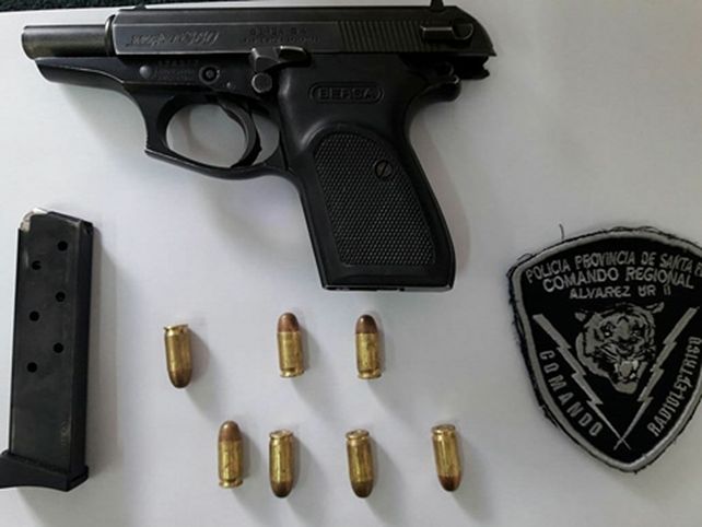 Un camionero amenazó con un arma de guerra a trabajadores viales y fue preso