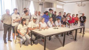 En Paraná, gremios nucleados en CGT y CTA confluirán en plaza Mansilla. Se leerá un documento contra DNU y la Ley Ómnibus que plantea ajuste y reforma laboral