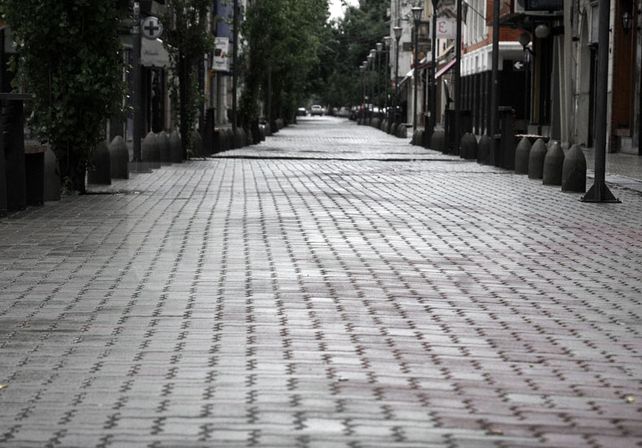El Centro Comercial sugiere no abrir los locales este jueves y este viernes