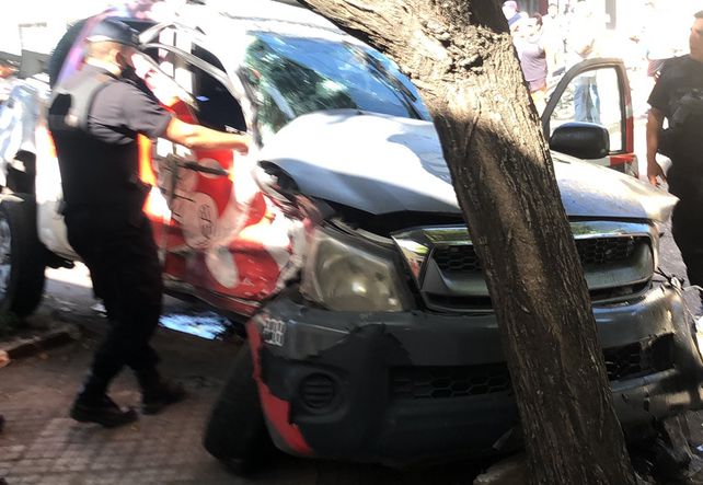 Una persecución policial terminó con un impactante choque y un hombre de 57 años internado grave