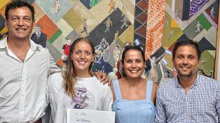 Candela Giordanino junto a los concejales Fernández, Mudalell y Simoniello.