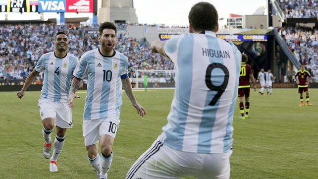 Argentina le gana 2 a 0 a Venezuela y pasa a semifinales de la Copa América