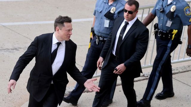 Condenan a la automotriz Tesla a pagar u$s 137 millones a un ex empleado negro víctima de racismo