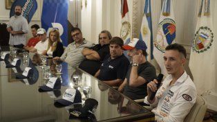 Calientan motores. La conferencia de prensa del TN se realizó en el salón Carrasco de la Municipalidad de Rosario.