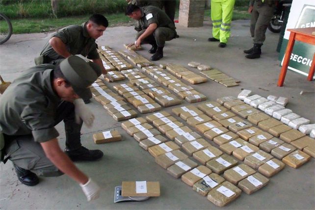 Incautan 150 kilos de cocaína camuflados en un barril durante un chequeo en Ceres