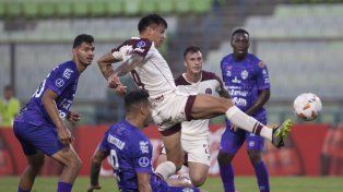 Lanús ganó con dos goles del entrerriano, Wlater Bou.