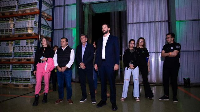 Autoridades de la firma y de la provincia de Misiones recorrieron la planta.