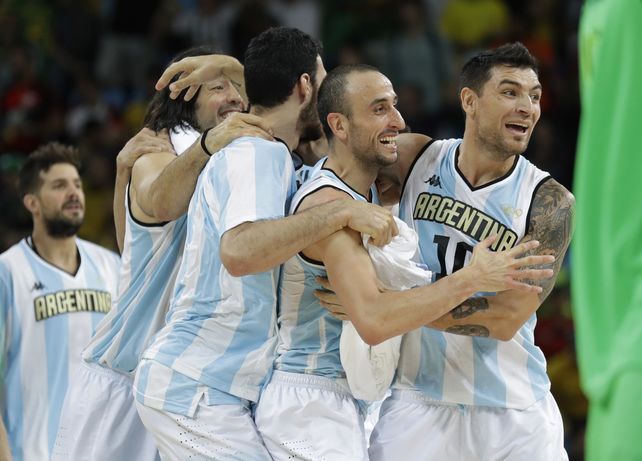 Etel y Sofía Sánchez, los chicos de voley, handball y básquet van hoy por más hazañas argentinas