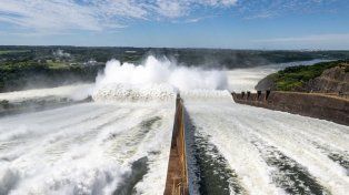 La represa de Itaipú abrió dos de sus compuertas para soltar agua debido a intensas lluvias en los últimos días
