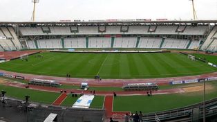 La lluvia, un imprevisto para el renovado Mario Alberto Kempes