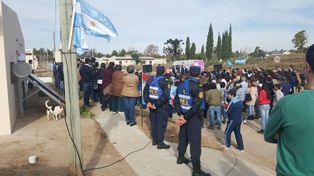 La policía de Entre Ríos estuvo a cargo de la seguridad en el acto. Foto gentileza Mario Chesini.&nbsp;