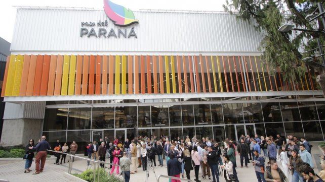 El shopping Paso del Paraná tuvo su inauguración oficial. Las autoridades destacaron la generación de puestos de trabajo y el rescate patrimonial.