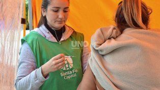 Vacunación contra la gripe y el VSR: se aplicaron 7.367 dosis a más de 4.300 santafesinos en 82 operativos barriales