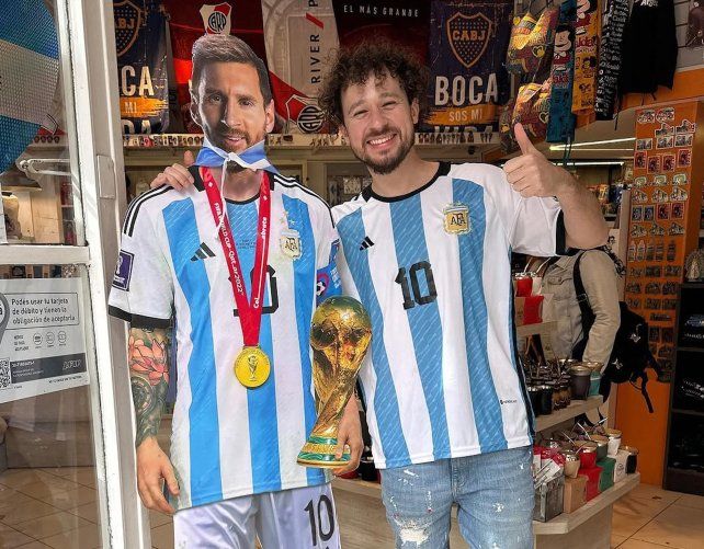 El mexicano Luisito Comunica defendió a los argentinos y dijo que Feinmann es ignorante e imbécil