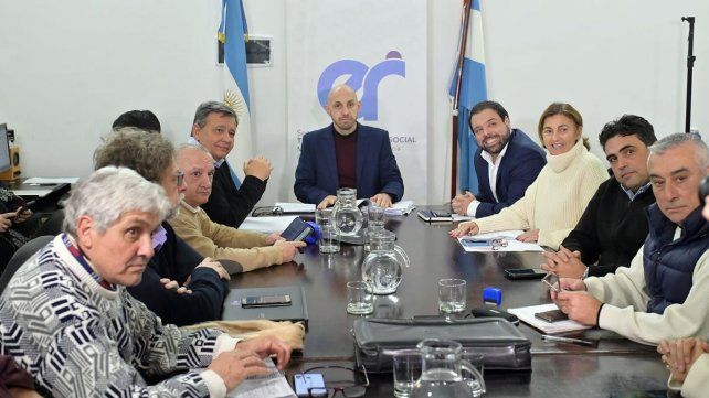 Gobierno mejoró la oferta a docentes, que ratificaron paro