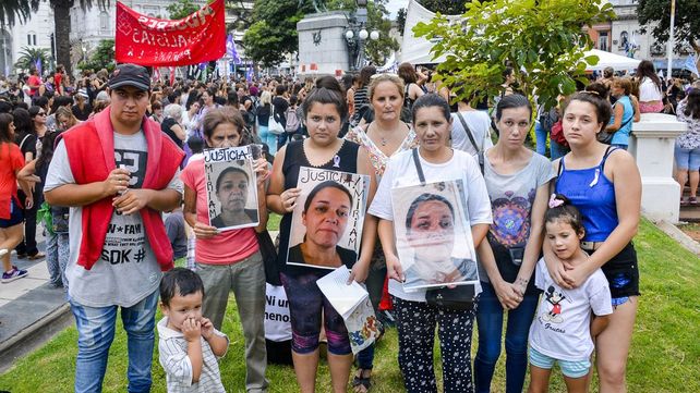 Unidas. Familiares y compañeras de Schreyer aseguran que no se suicidó y apuntan a su expareja.