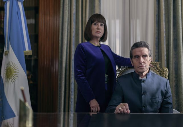 El poder. La pastora y primera dama Elena (Mercedes Morán) y el presidente Emilio Vázquez Pena (Diego Peretti).