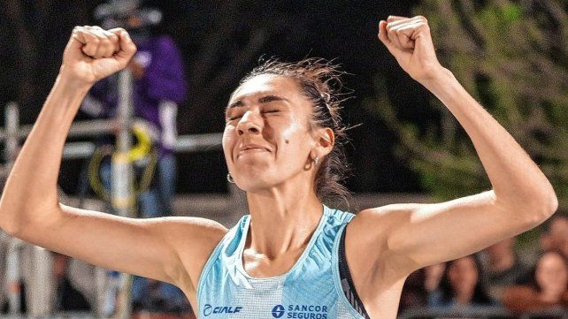 Micaela Levaggi ganó el oro en los 1500 metros y le dio a la Argentina su primer triunfo en atletismo.
