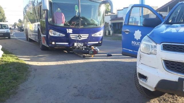 Violento choque dejó un motociclista muerto y otro herido en la ciudad de Recreo