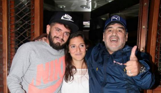 Maradona con sus hijos Jana y Diego Jr.