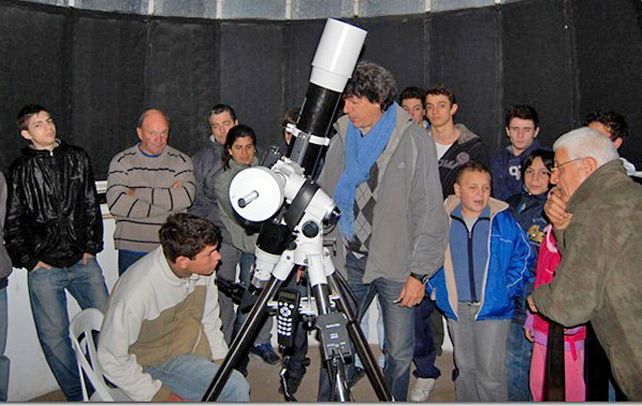 A investigar. El observatorio realiza una gran tarea de divulgación.