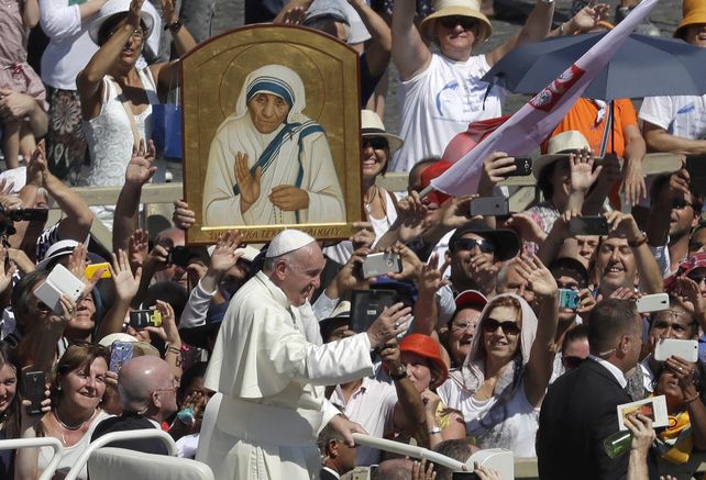 Ante unas 150 mil personas el Papa Francisco declaró santa a la Madre Teresa de Calcuta