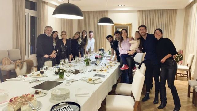 La celebración del cumpleaños de Fabiola Yáñez durante la pandemia.