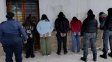 Seis adultos fueron detenidos tras un enfrentamiento vecinal en La Paz, mientras cinco adolescentes fueron trasladados y luego restituidos a sus familias. Seis adultos fueron detenidos tras un enfrentamiento vecinal en La Paz, mientras cinco adolescentes fueron trasladados y luego restituidos a sus familias.