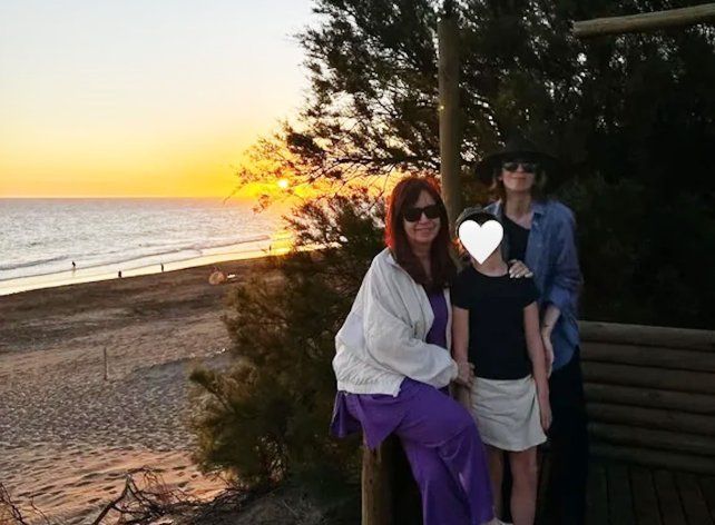 La hija de Cristina Kirchner publicó fotos de las vacaciones de su madre