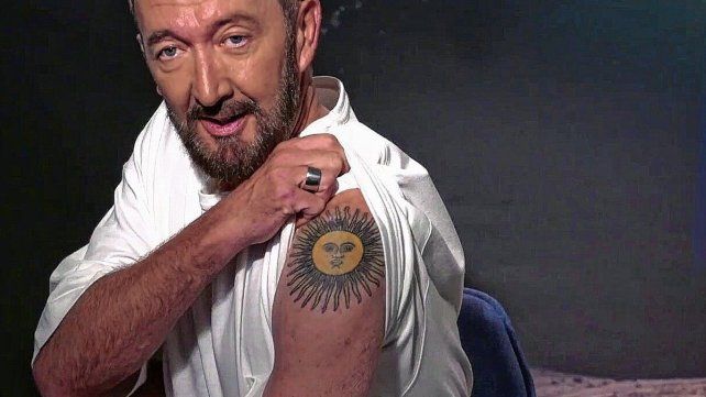 Protagonista de Los 4 Fantásticos homenajeó a Marcelo Bielsa con un tatuaje.