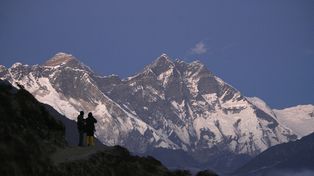 Son 12 los guías sherpas muertos tras una avalancha en el monte Everest