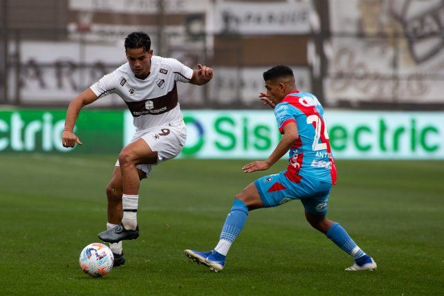 Arsenal y Platense juegan un partido clave por no descender
