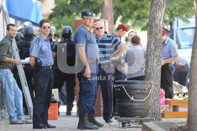 Se atrincheró por más de tres horas con una granada por un conflicto con su esposa