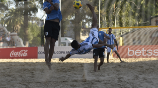 La selección de fútbol playa dio un paso vital en la búsqueda de la clasificación.