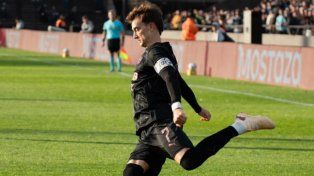 Platense reaccionó en el clásico, rescató un empate ante Argentinos y lleva seis fechas sin ganar