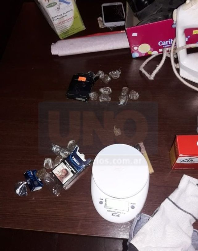 Por drogas y abuso de armas de fuego, realizan 16 allanamientos simultáneos en barrio Paraná V