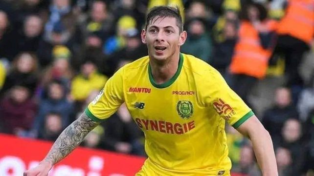 Emiliano Sala, siempre presente: un club santafesino lanzó una camiseta en su honor