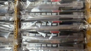 Hallan casi cien cartuchos Nintendo ultrarraros de Super Mario de 1993